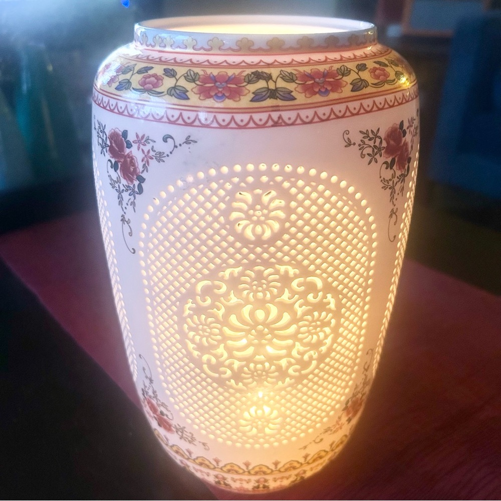 Vintage  Porcelain Famille Rose Hollow Floral Pierced  Lampshade Lantern#1215259